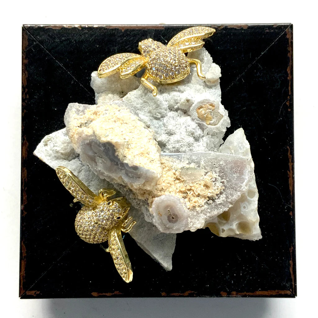 Modern Lacquer Frame Sparkle Bee on Stone